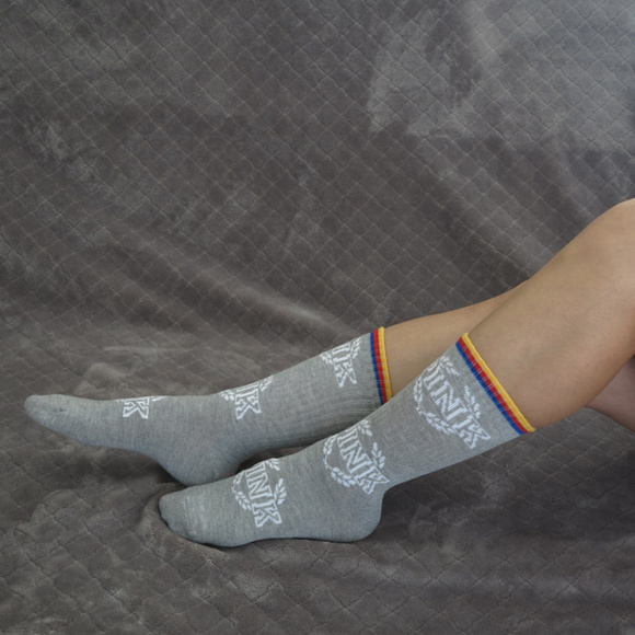 Victoria's Secret Pink Crew Socks NWT RARE FIND - Picture 1 of 5